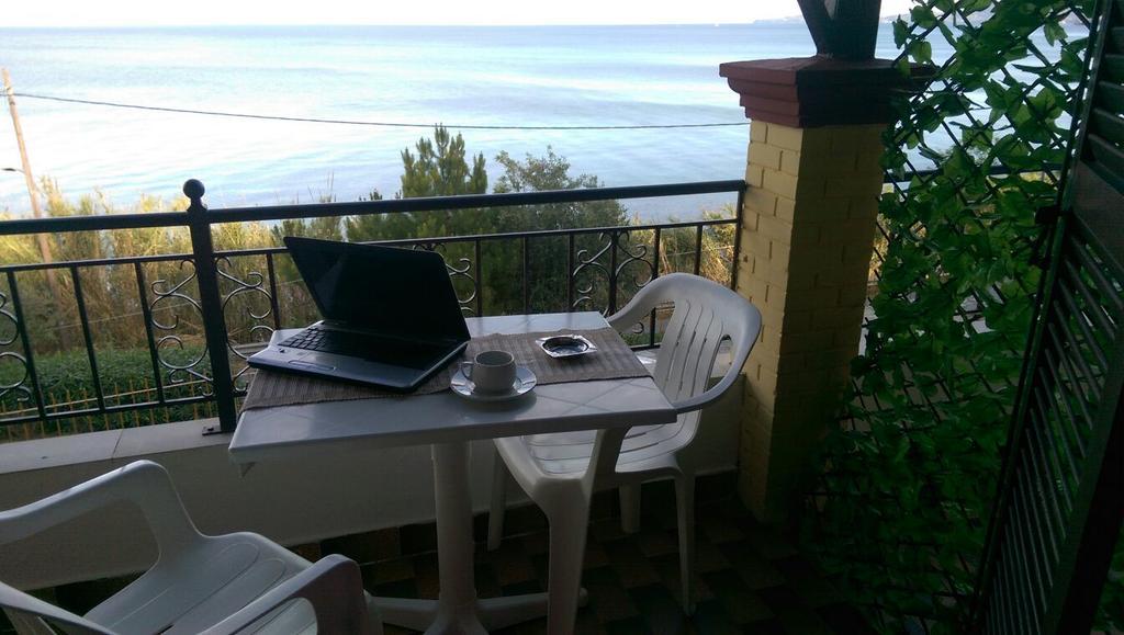Sol E Mar Sea Side View Guesthouse Perama  Eksteriør billede